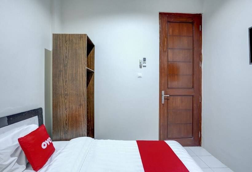 בית מלון כפרי Reddoorz Syariah Near Bypass Krian