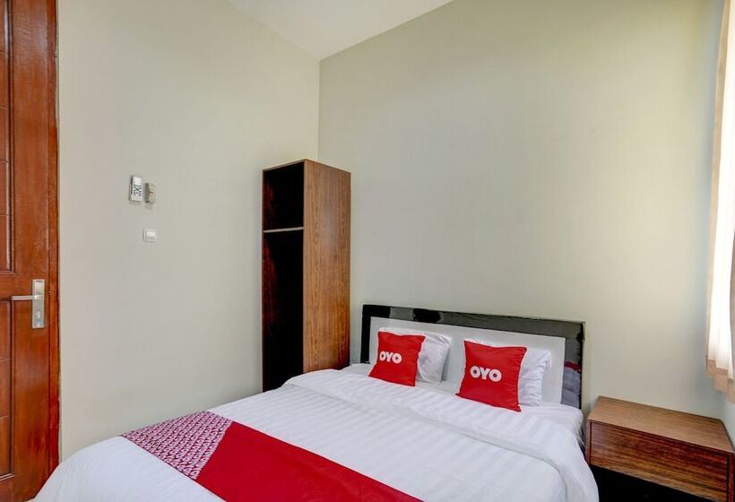 בית מלון כפרי Reddoorz Syariah Near Bypass Krian