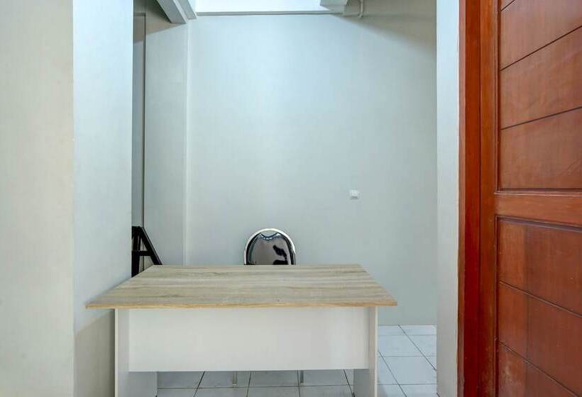 בית מלון כפרי Reddoorz Syariah Near Bypass Krian