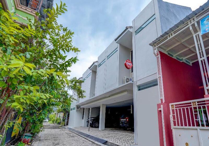 בית מלון כפרי Reddoorz Syariah Near Bypass Krian