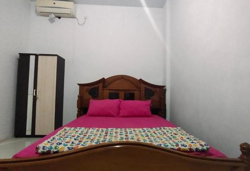 Отель Oyo 90157 Griya Andon Syariah