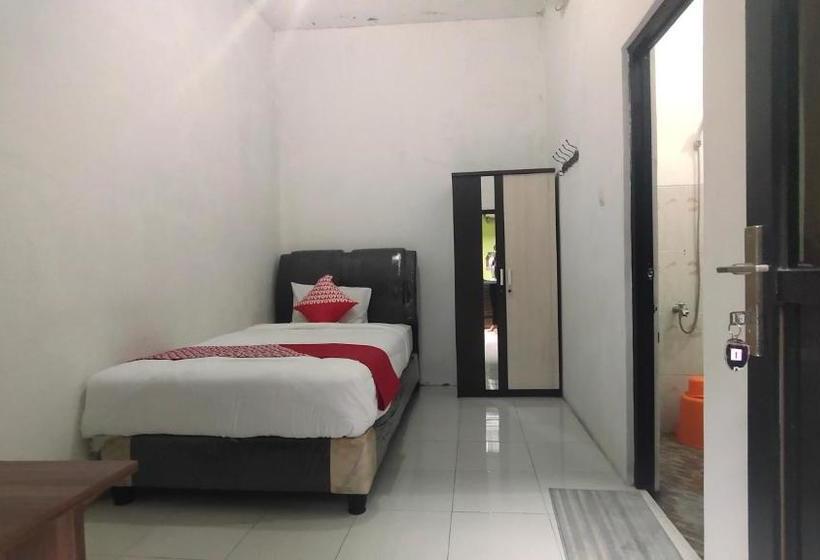 Отель Oyo 90157 Griya Andon Syariah