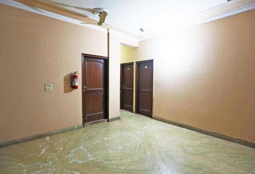 호텔 Oyo Flagship 77203 Ambadi Regency