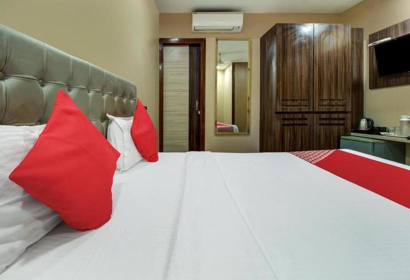 هتل Oyo Mum2055  Golden Crown