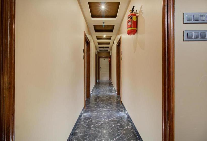 هتل Oyo Mum2055  Golden Crown