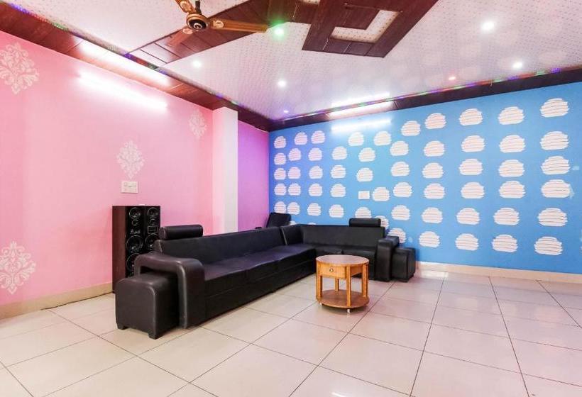 فندق Oyo Rtk109 Star  & Restaurant