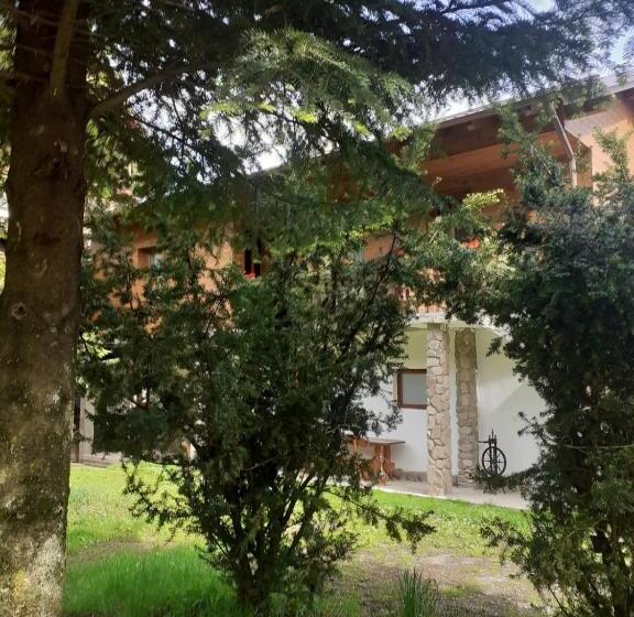 ホテル Pensiunea Perla Maramuresului