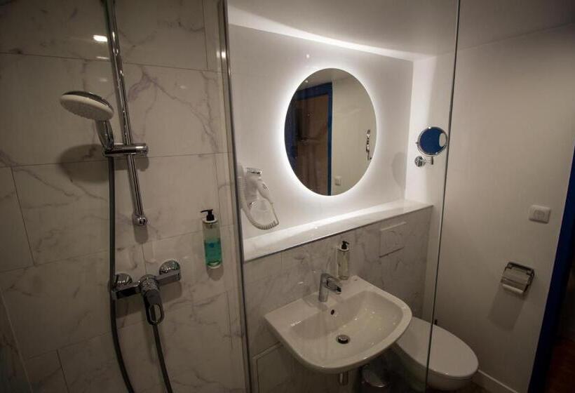 Отель Rbx  Roubaix Centre