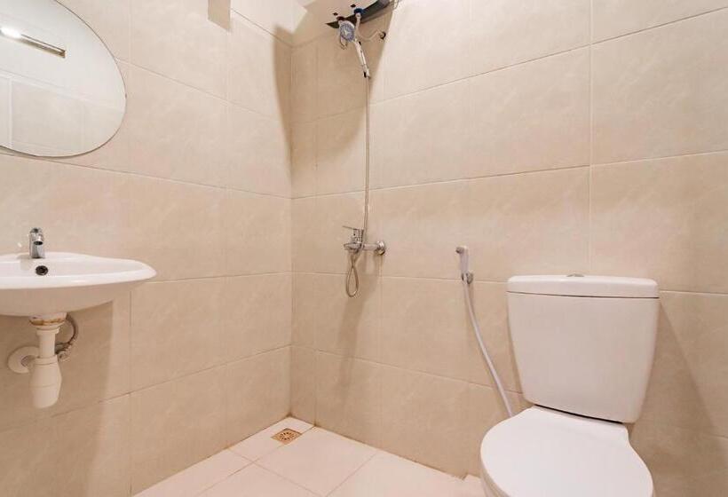 Отель Reddoorz Plus @ Bagusrangin Street