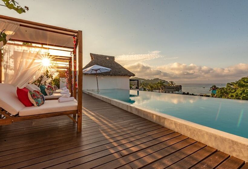 Отель Sayulinda