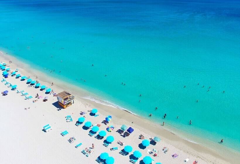 Отель Secret Garden Miami Beach