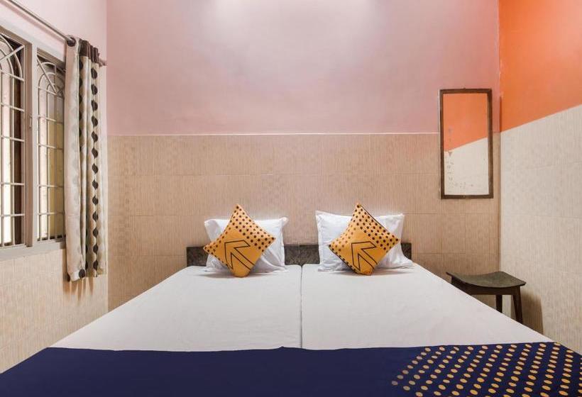 호텔 Spot On 75742 Sri Devi Lodge