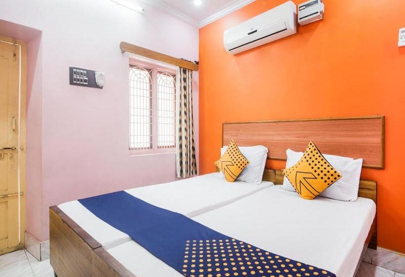 هتل Spot On 75742 Sri Devi Lodge