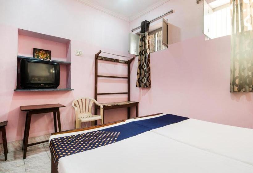 호텔 Spot On 75742 Sri Devi Lodge