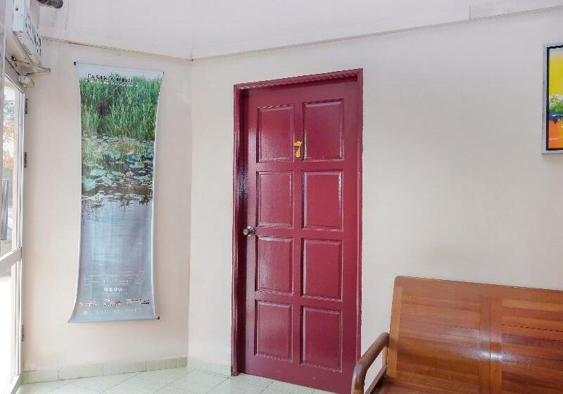 Spot On 90144 Corridor Hotel 1