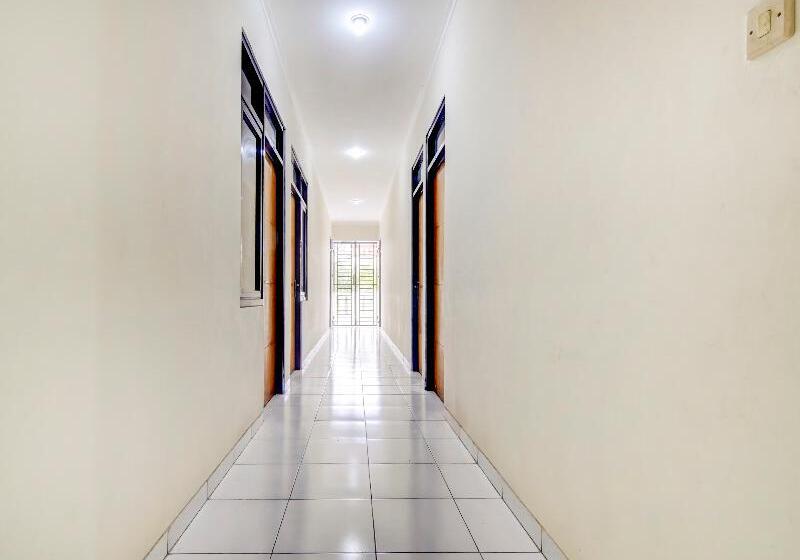 酒店 Spot On 90152 Garuda Bima Residence Syariah