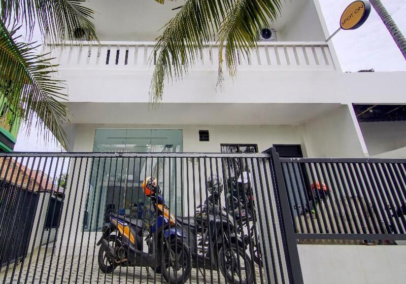 酒店 Spot On 90152 Garuda Bima Residence Syariah