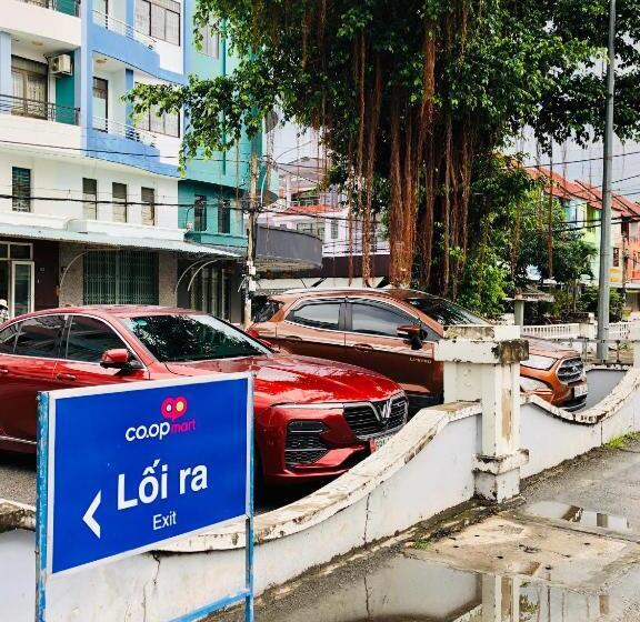 هتل Stay Hostel 2 350m From The Ferry