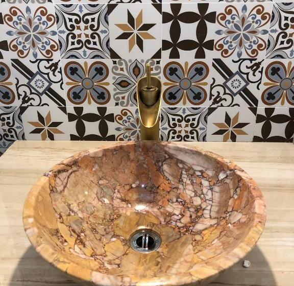 هتل Stay Hostel 2 350m From The Ferry