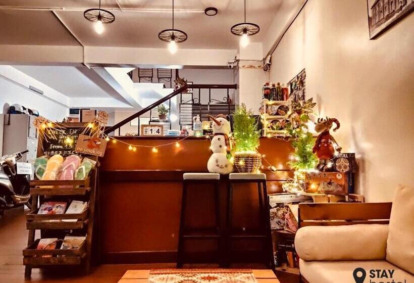 هتل Stay Hostel 2 350m From The Ferry