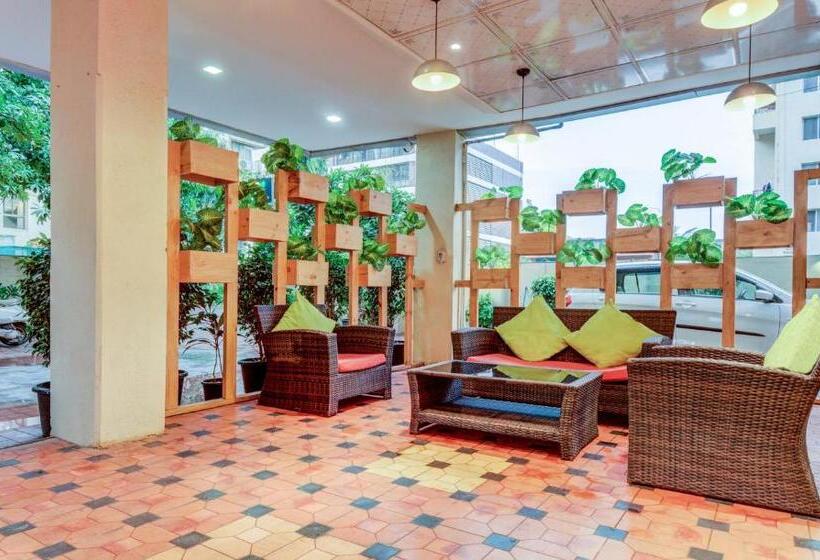 בית מלון כפרי Treebo Iris Suites