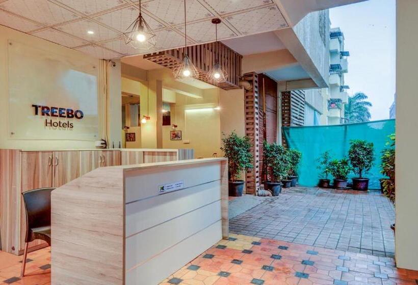 בית מלון כפרי Treebo Iris Suites