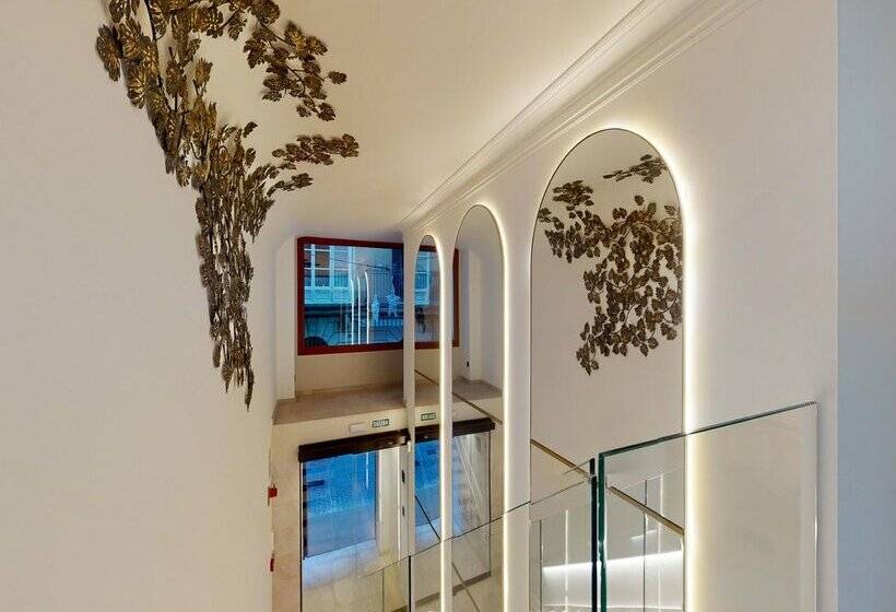 هتل Nivia Born Boutique