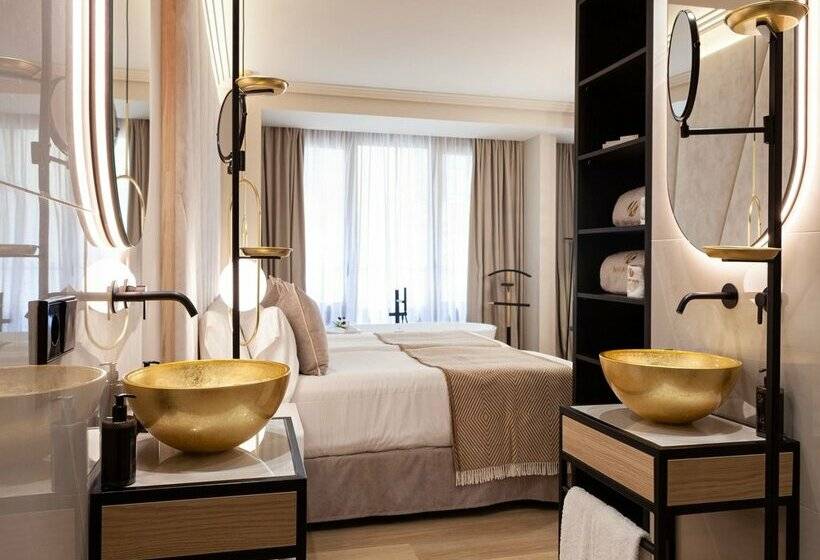 هتل Nivia Born Boutique