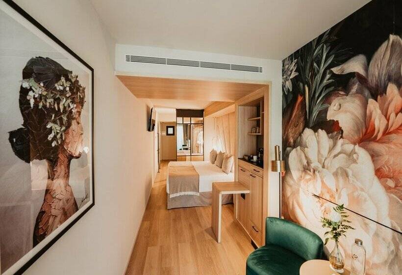 هتل Nivia Born Boutique