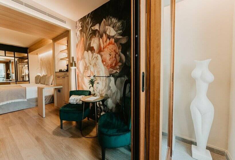 هتل Nivia Born Boutique