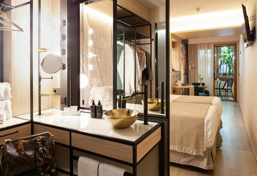 هتل Nivia Born Boutique