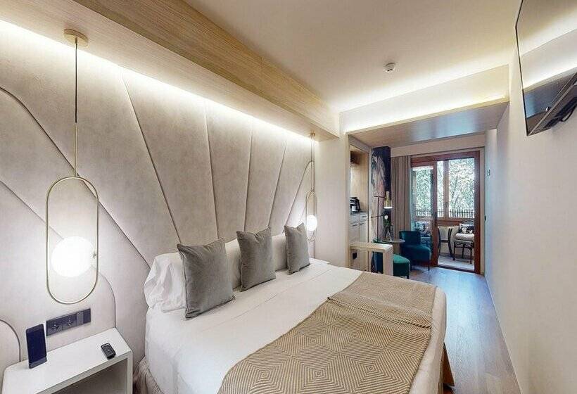 هتل Nivia Born Boutique