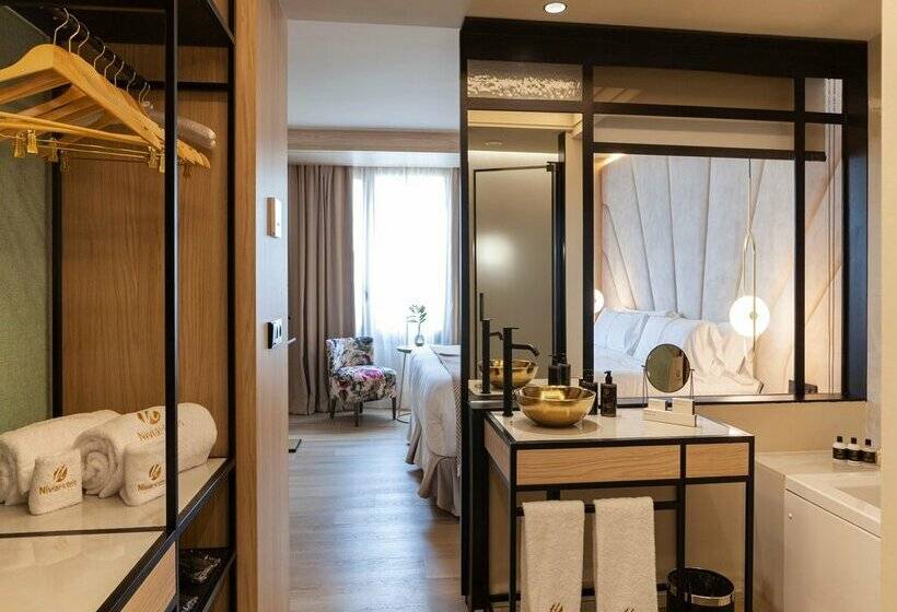 هتل Nivia Born Boutique