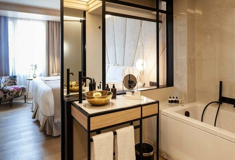 هتل Nivia Born Boutique