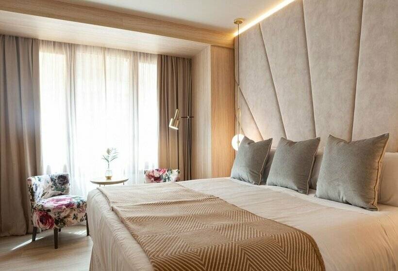 هتل Nivia Born Boutique