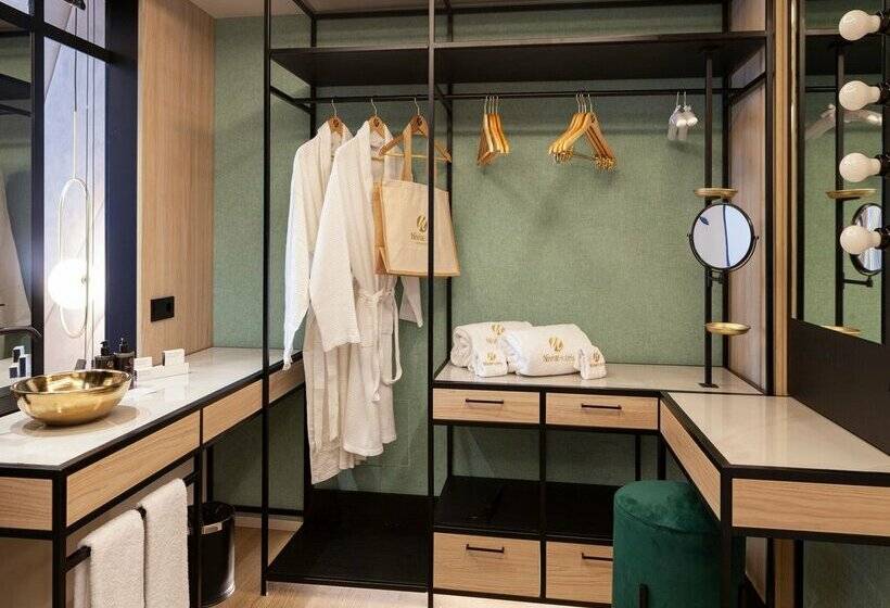 هتل Nivia Born Boutique