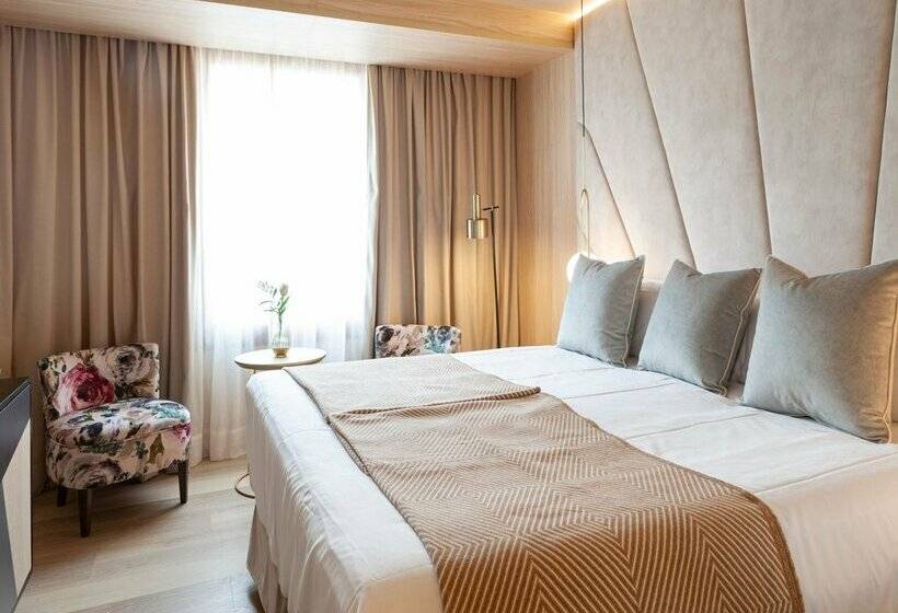 هتل Nivia Born Boutique