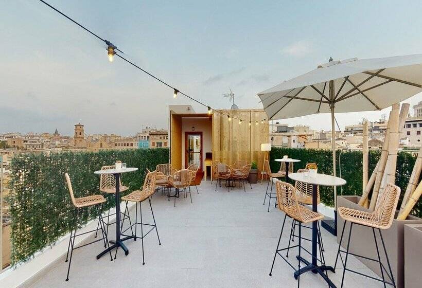 هتل Nivia Born Boutique