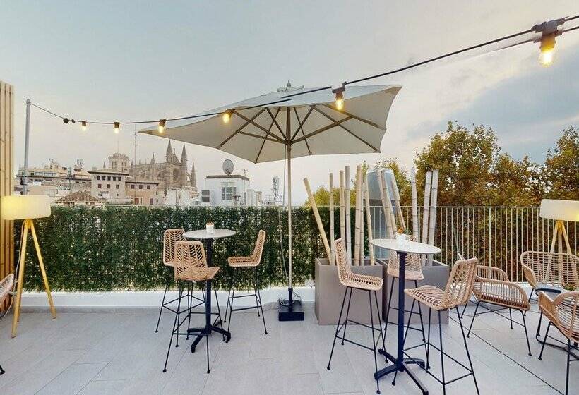 هتل Nivia Born Boutique