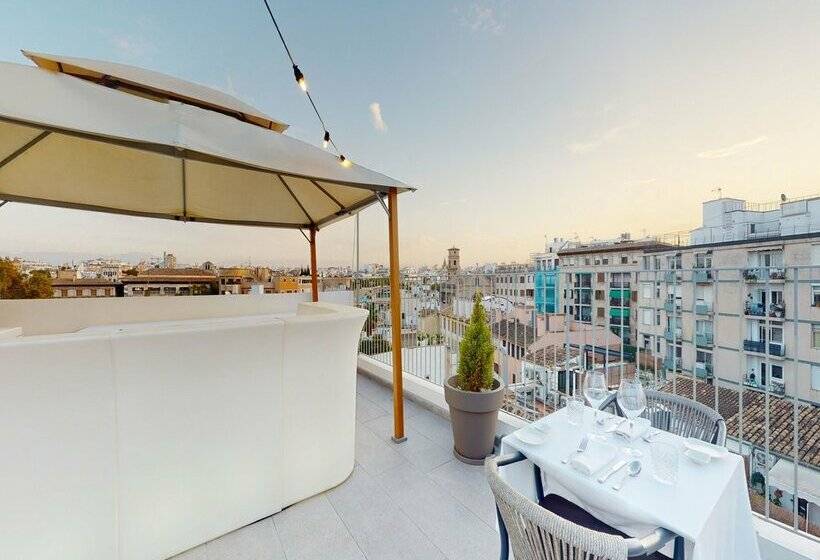 هتل Nivia Born Boutique