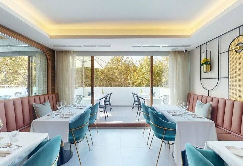 هتل Nivia Born Boutique