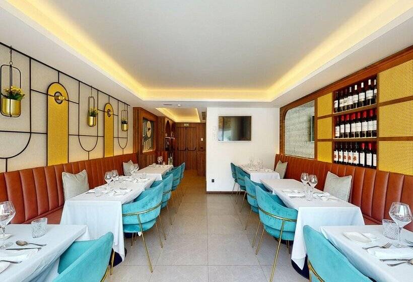 هتل Nivia Born Boutique