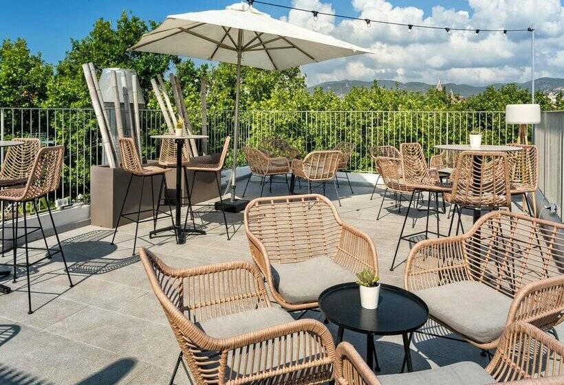 هتل Nivia Born Boutique