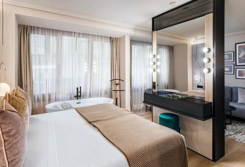 هتل Nivia Born Boutique