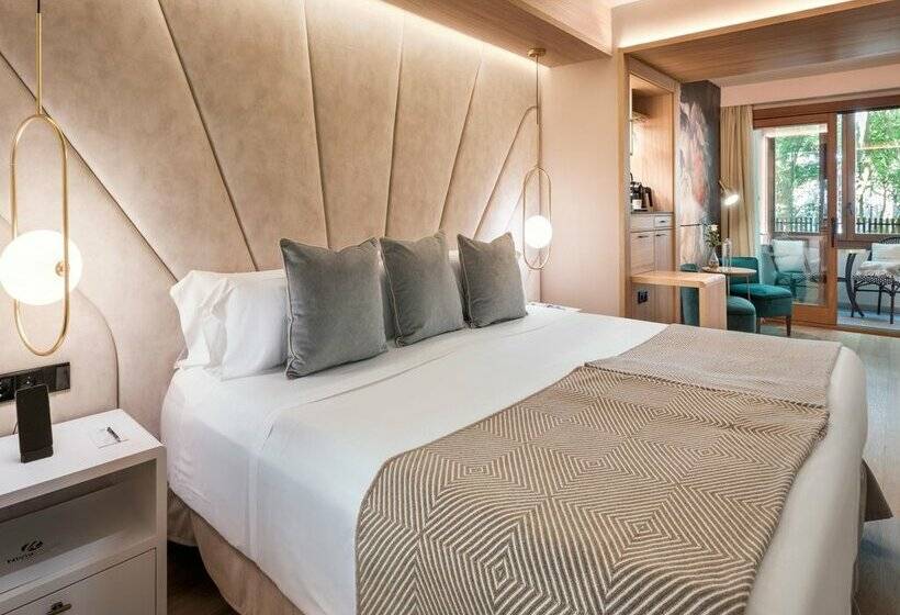 هتل Nivia Born Boutique