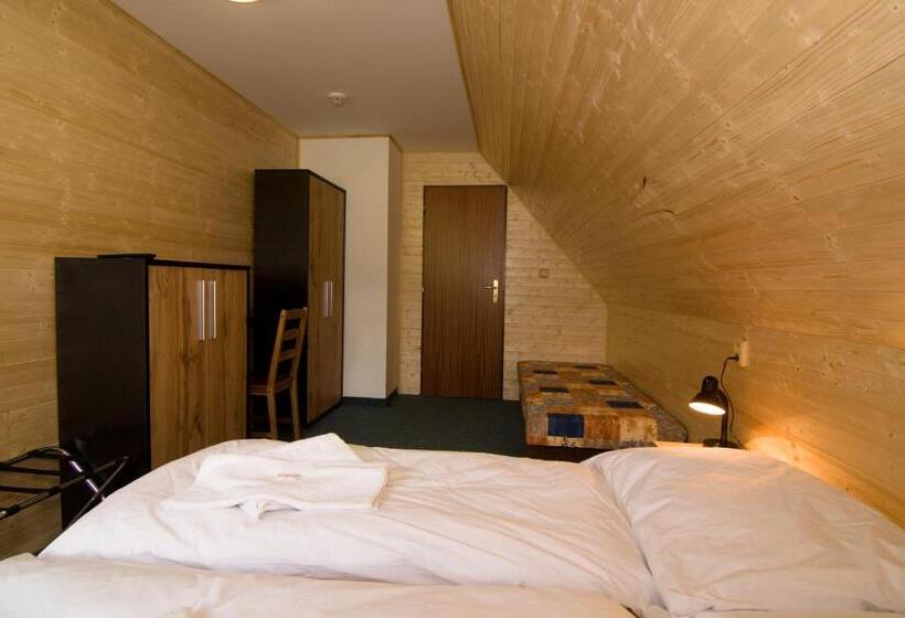 膳宿费 Hospoda Na Jizerce