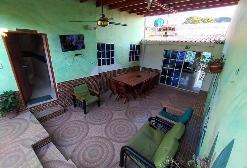 پانسیون Hostal Buena Vida