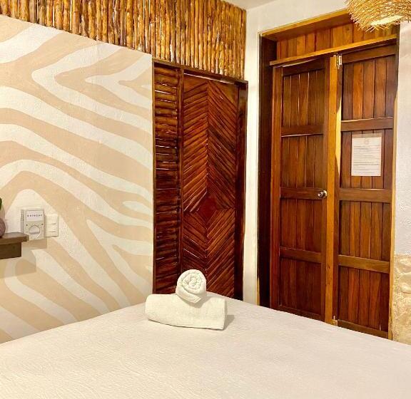 پانسیون Xcabal Hotel Boutique