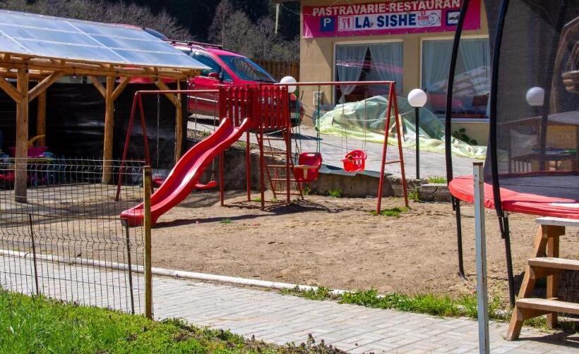 Pensiunea La Sishe Valea Putnei