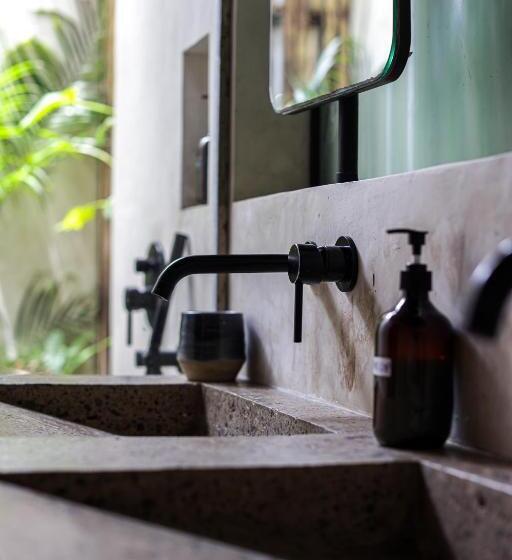 Surfing Temple Hotel Boutique